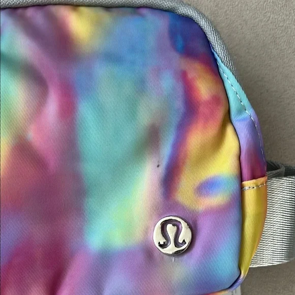 Lululemon Multicolor/Rainbow Everywhere Belt Bag - Picture 3 of 4